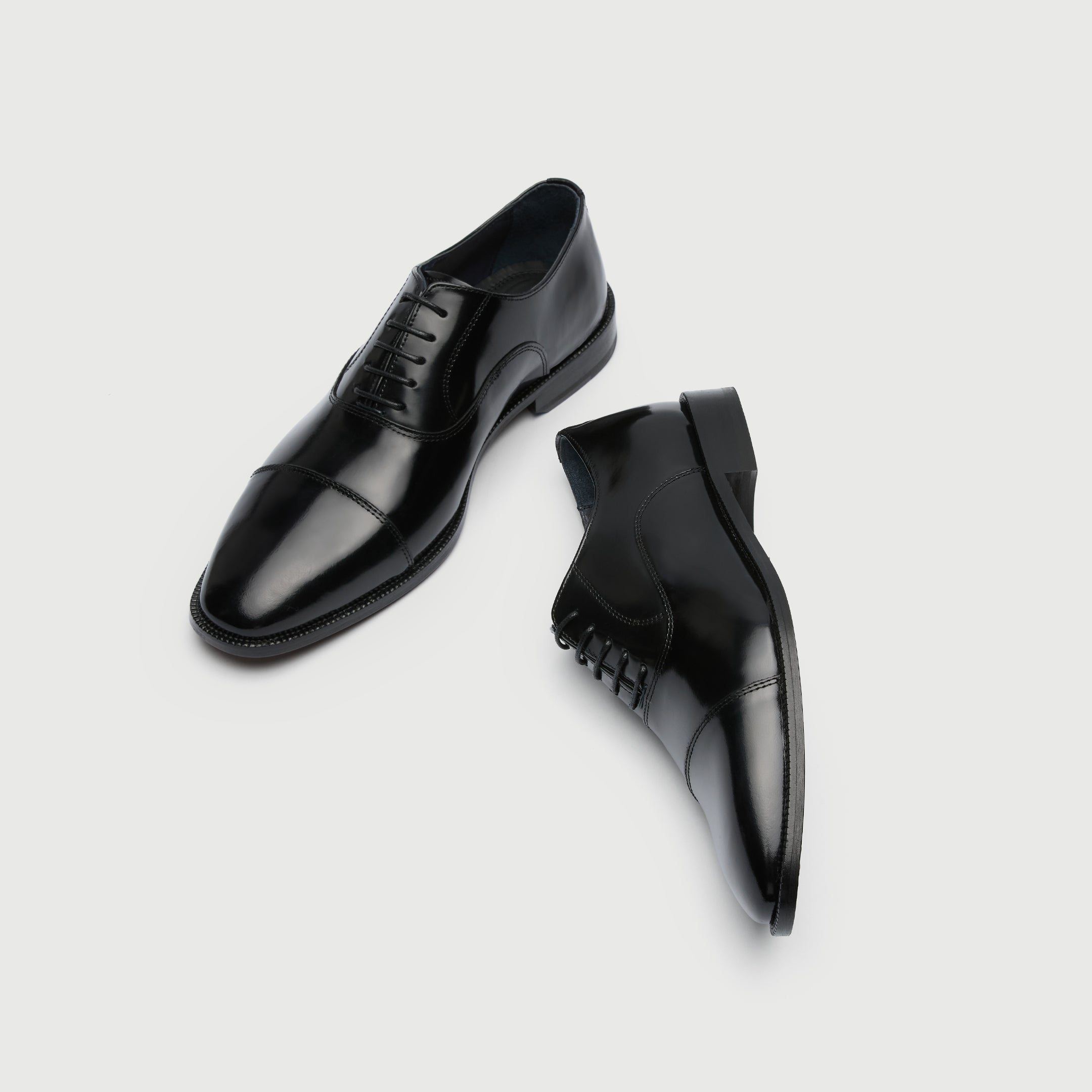 Walk London Mens Eton Oxford Toe-Cap in Smooth Black Leather