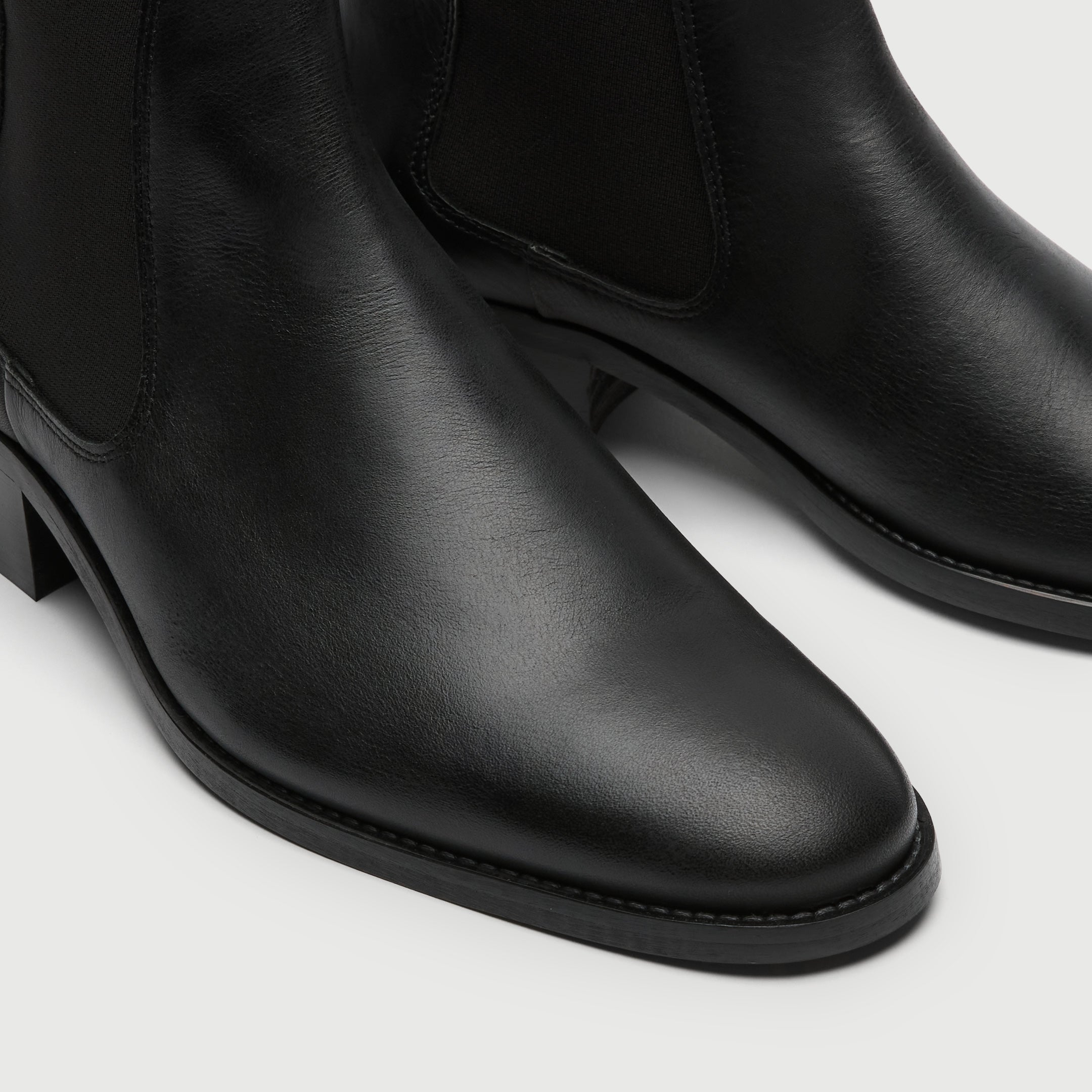 Walk London Mens Hoxton Cuban Heel Chelsea Boot in Black Leather