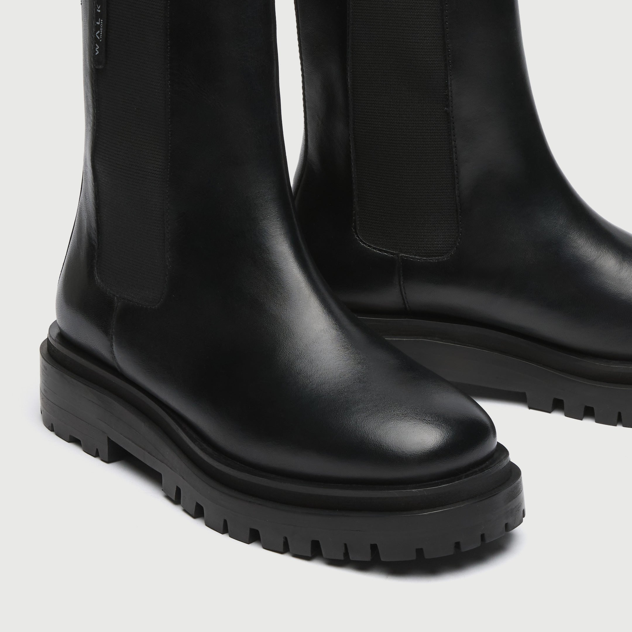 Walk London Womens Dana Chelsea Boot in Black Leather