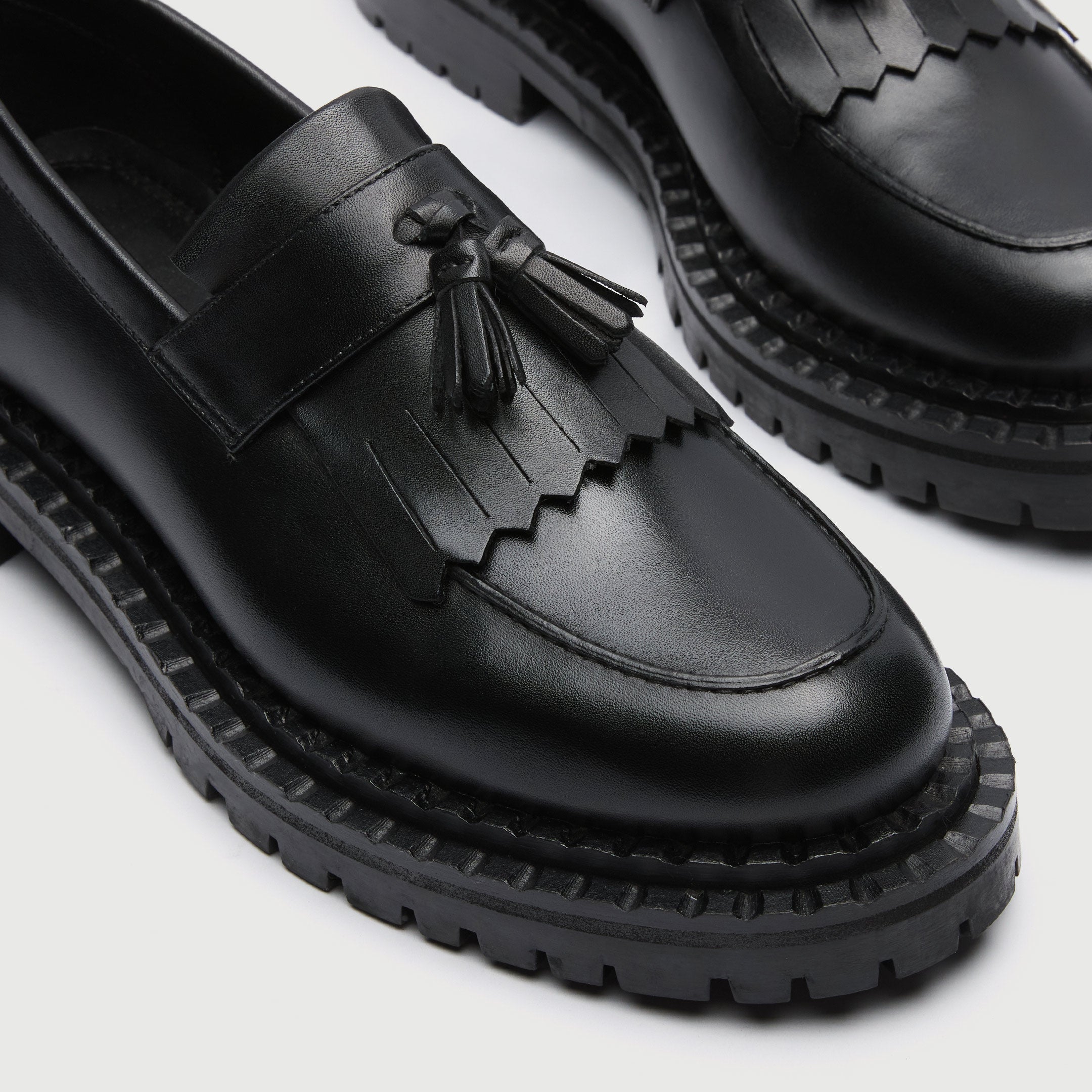 WALK London Mens Jagger Tassel Loafer in Black Leather