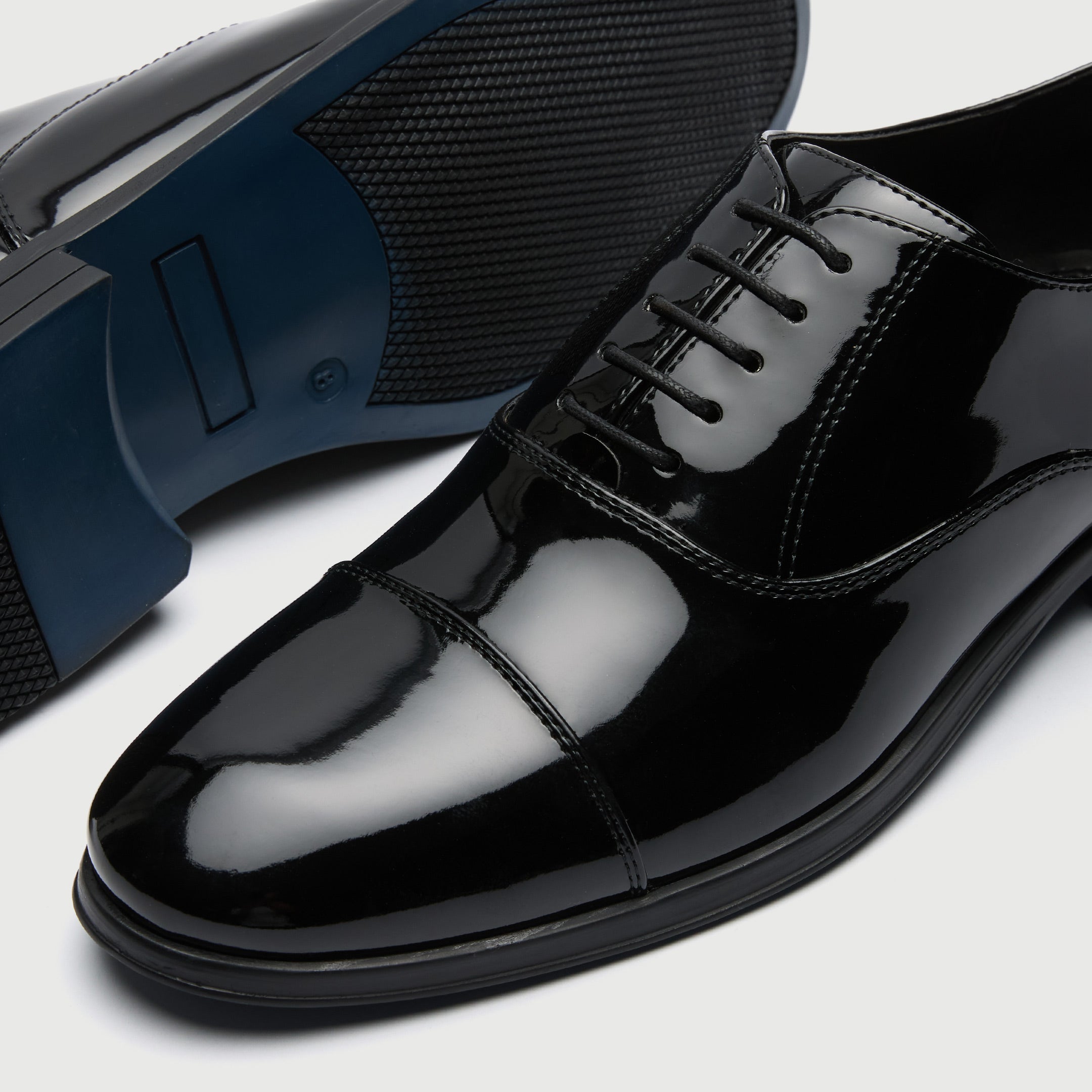 WALK London Mens Oscar Oxford Toe Cap in Black Patent Leather