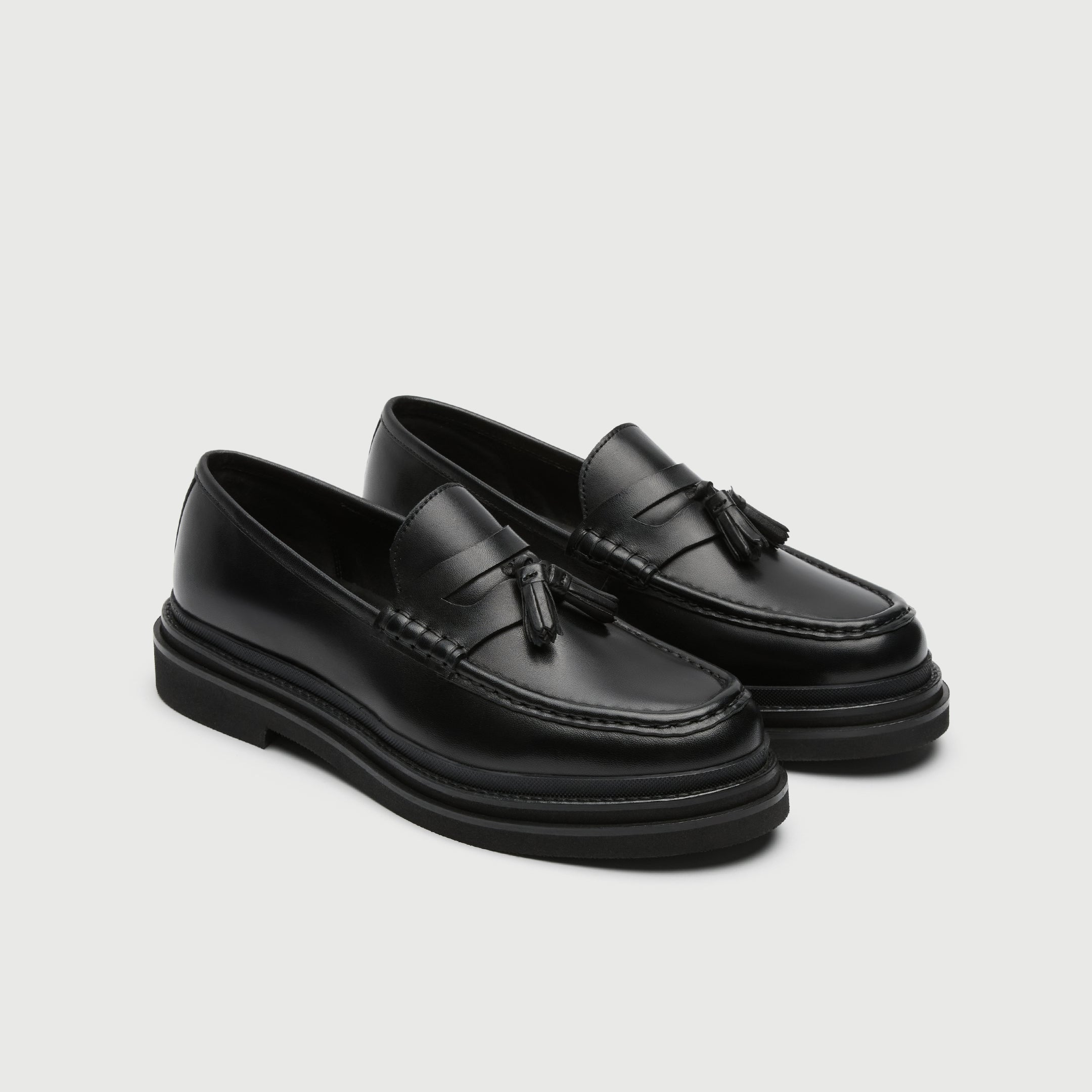 Walk London Mens Brooklyn Tassel Loafer in Black Leather