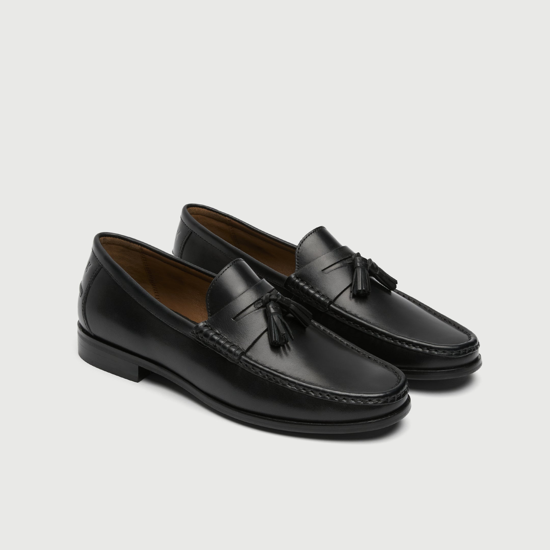 Walk London Mens Tino Tassel Loafer in Black Leather