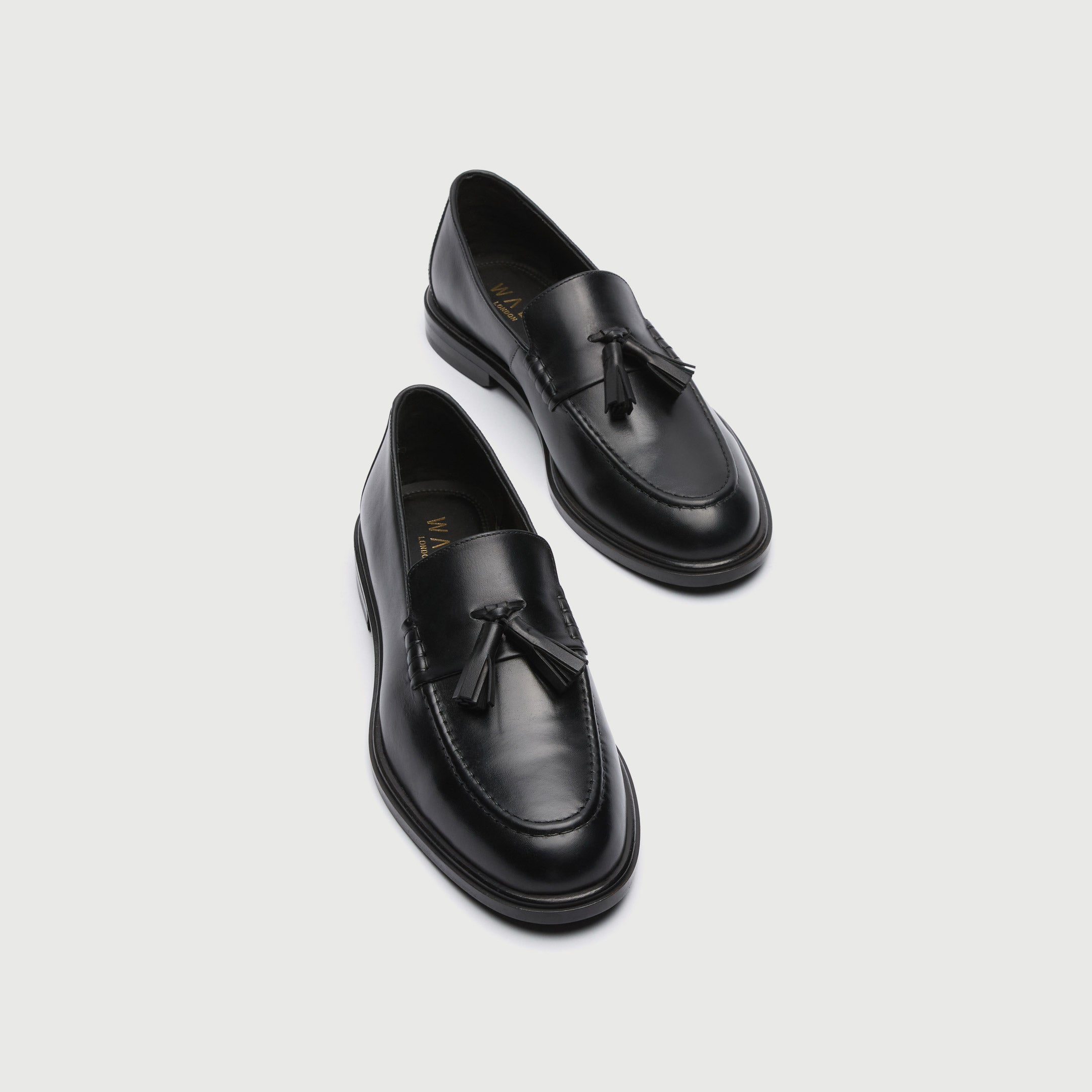 WALK London Mens Black Leather Putney Tassel Loafer