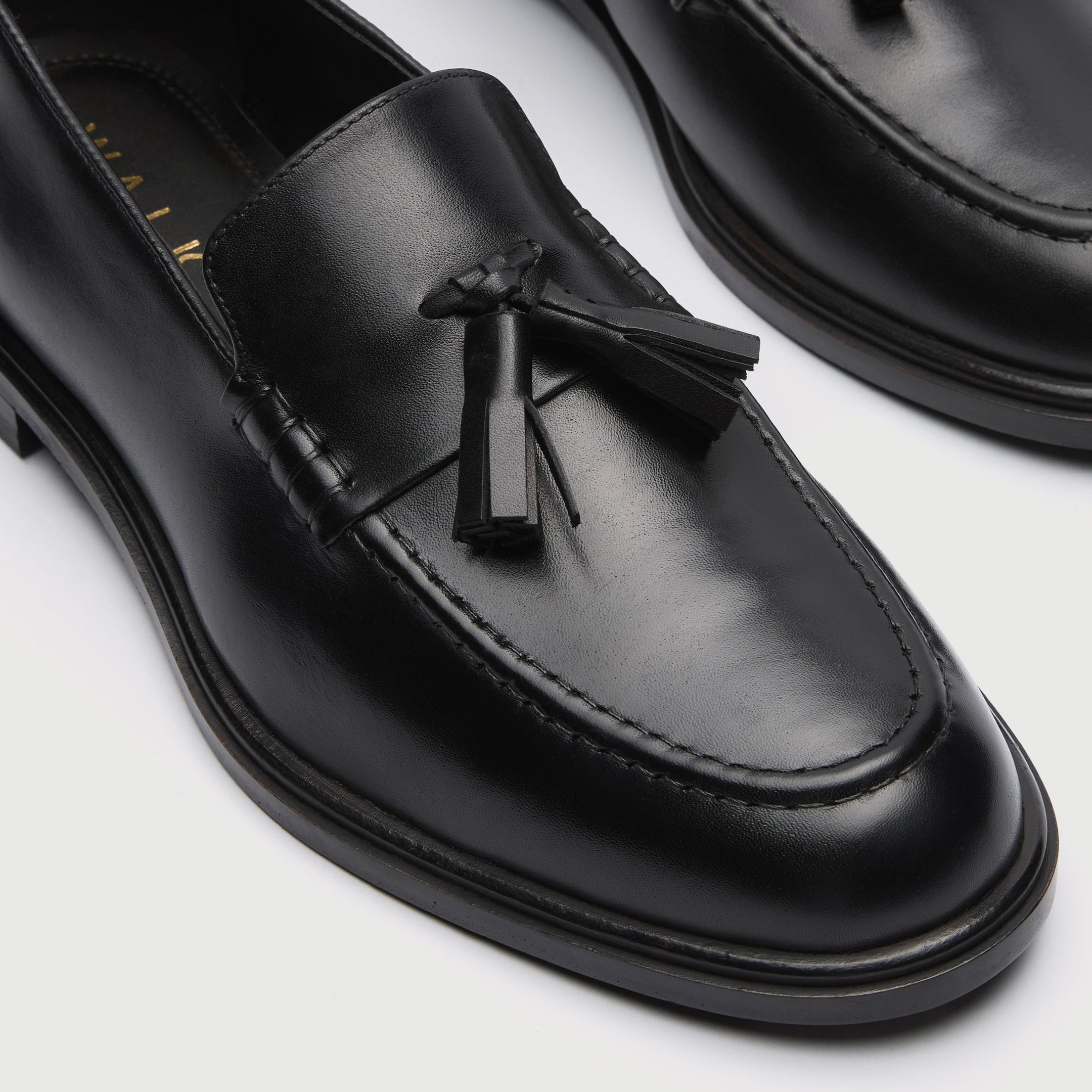 WALK London Mens Black Leather Putney Tassel Loafer