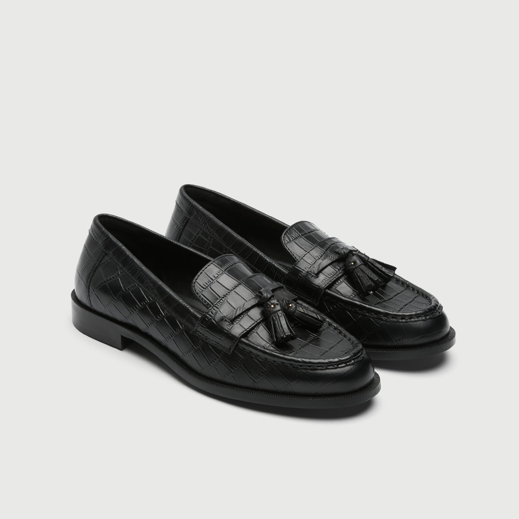 Walk London Womens Rhea Tassel Loafer in Black Leather