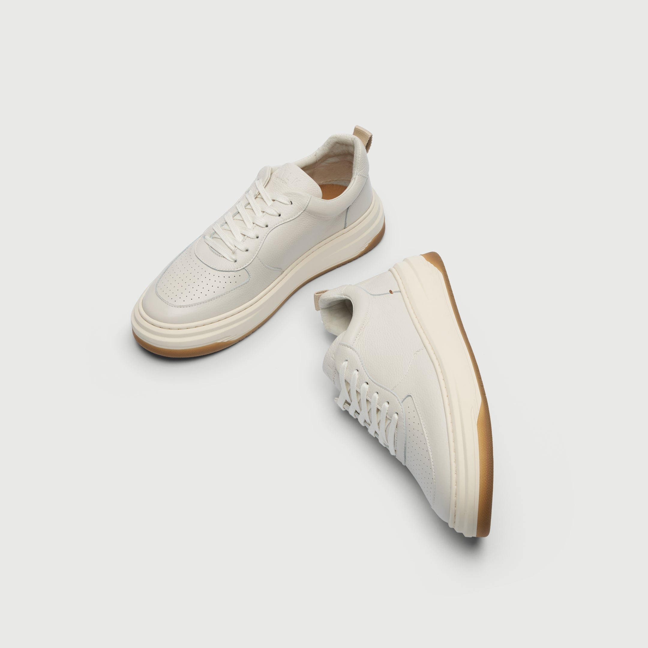 Walk London Men's Santa Monica Trainer in Off White Leather