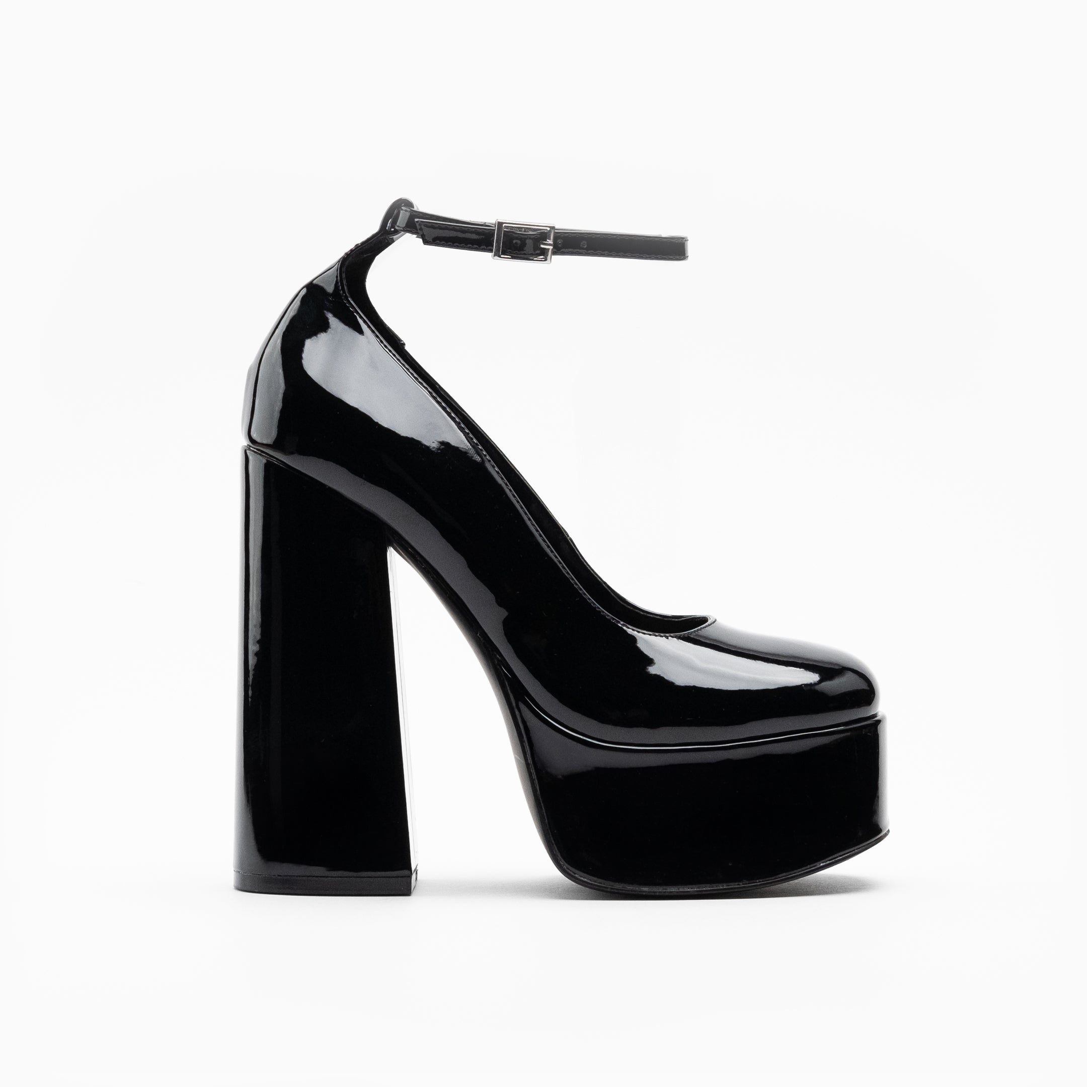 Black court platform sales heels